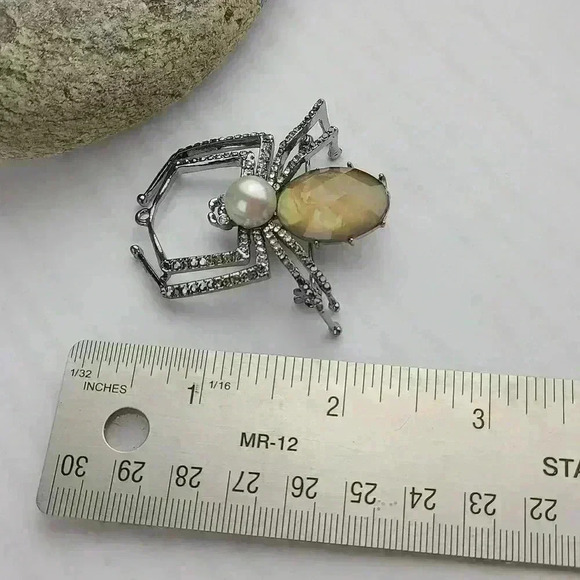 Rare Napier spider rhinestones brooch Silver tone with fuax pearl brown … - Picture 5 of 10